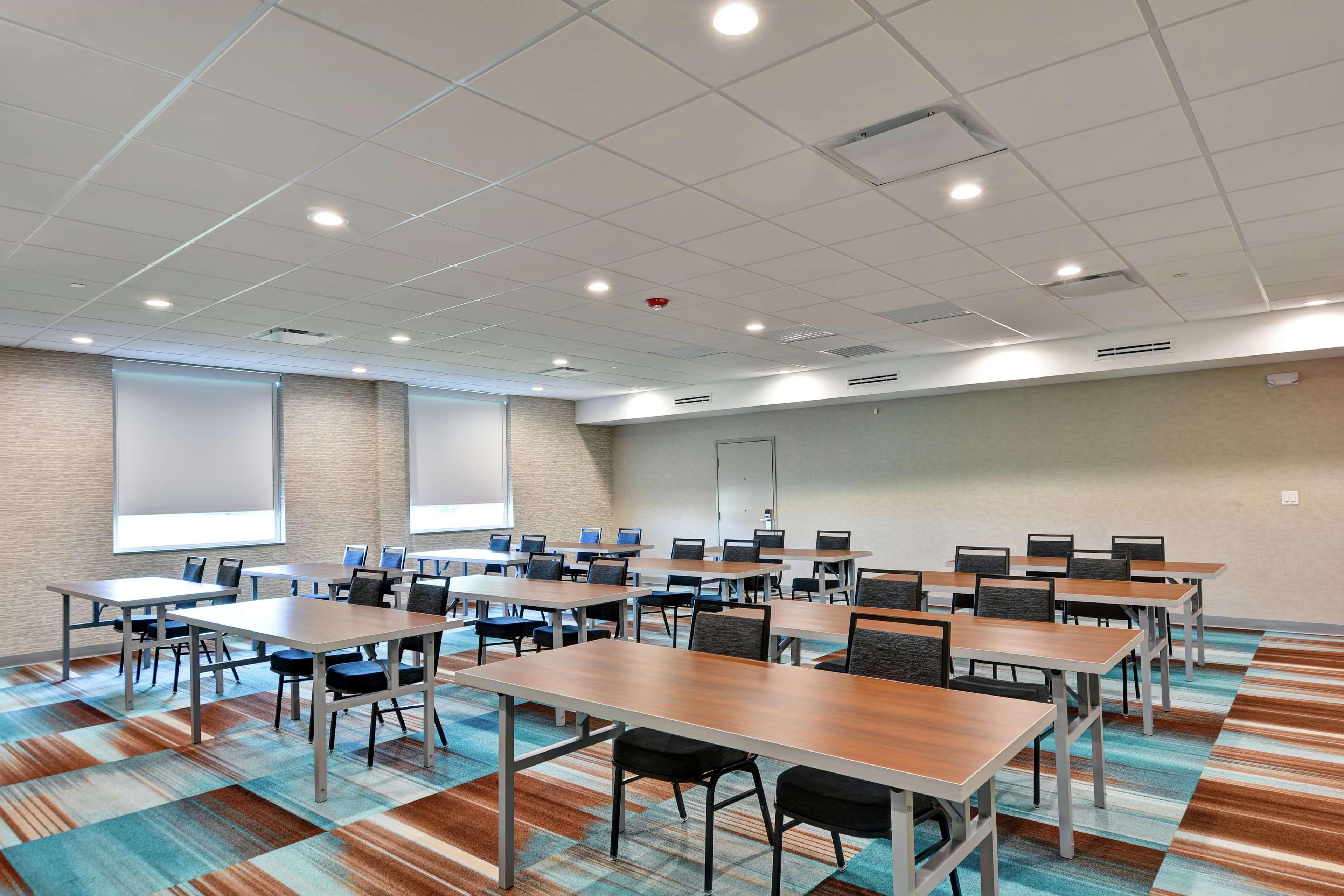 Home2 Suites by Hilton La Porte Extérieur photo