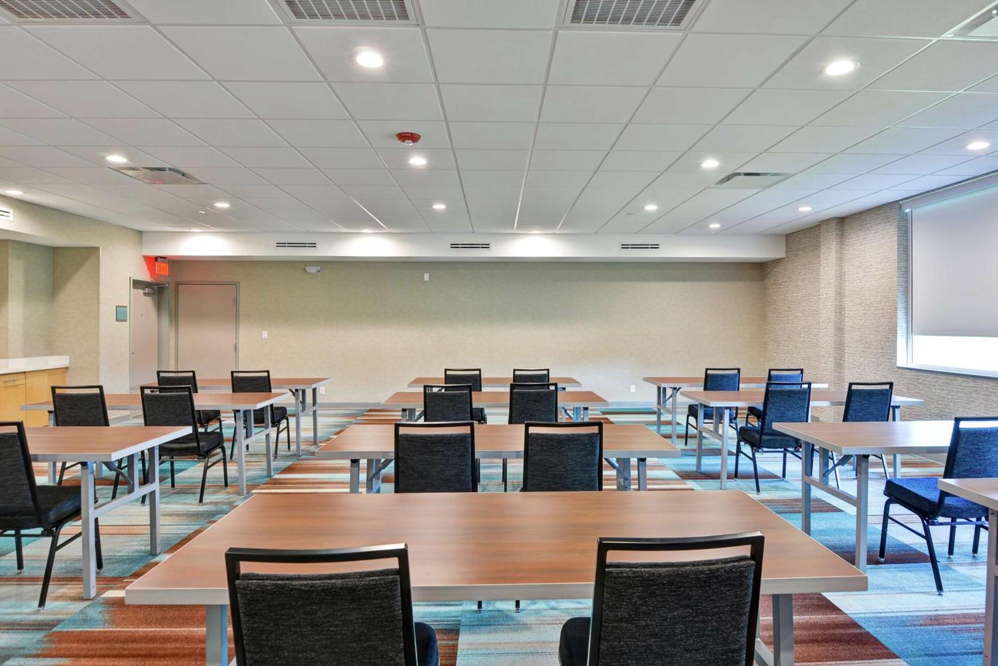 Home2 Suites by Hilton La Porte Extérieur photo